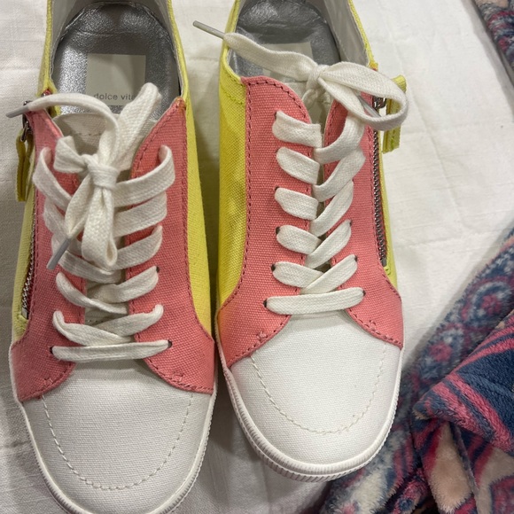 Dolce Vita Zaza Retro Sneakers - Picture 14 of 15